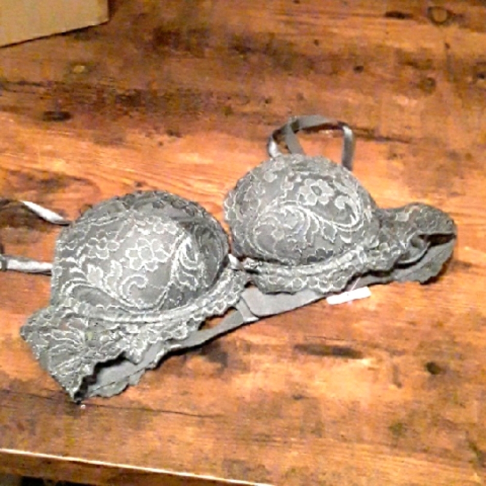 NWOT 32A Grey Lace Smart & Sexy Padded Underwire Gorgeous Push Up Bra
